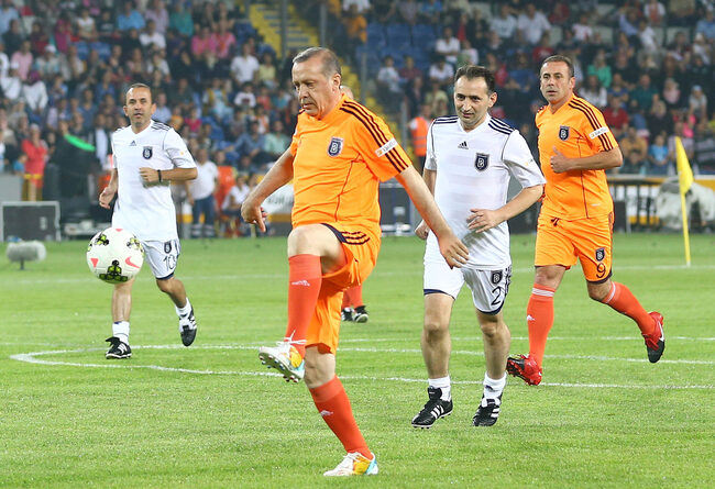 Màn thư hùng Istanbul Buyuksehir Belediyesi vs Viking